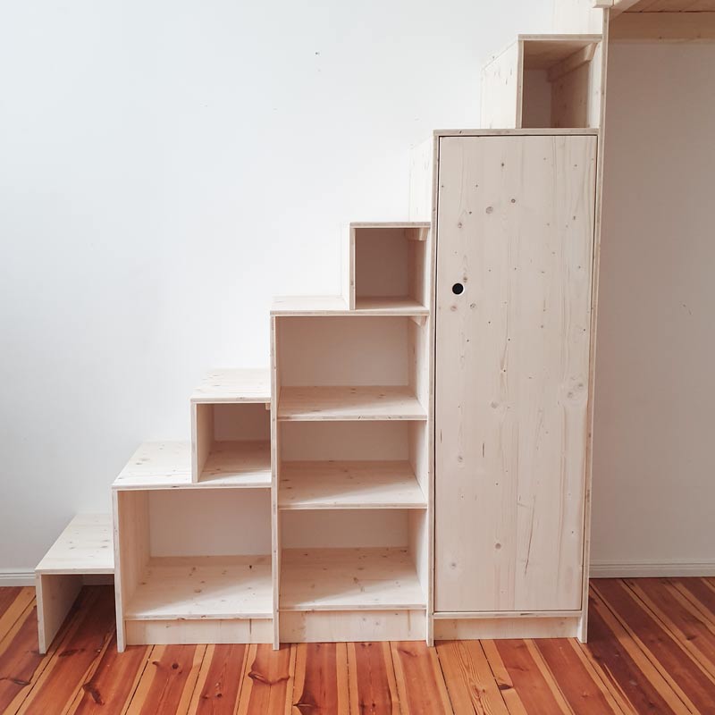 Treppenregal und Treppe aus Regalen - Tischler, Zimmerer und Schreiner aus Berlin